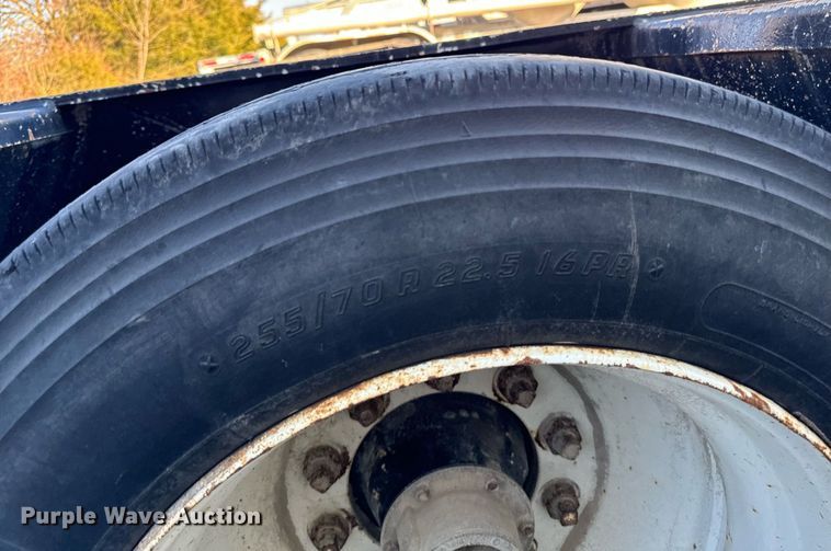 image for item DW2426 1995 Trail King Lowboy equipment trailer