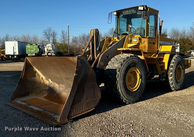 image for item DW2427 2000 Volvo L120C wheel loader