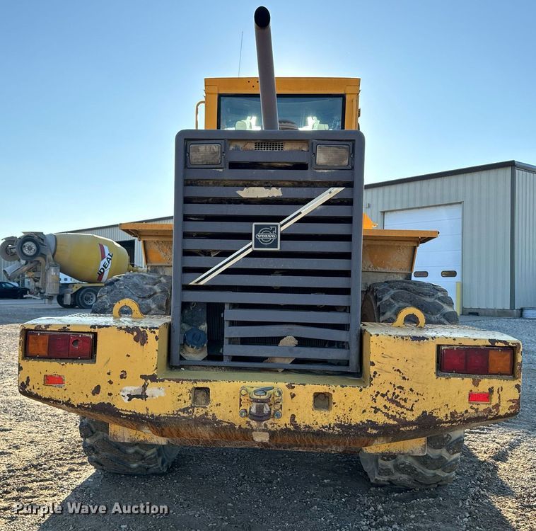 image for item DW2427 2000 Volvo L120C wheel loader