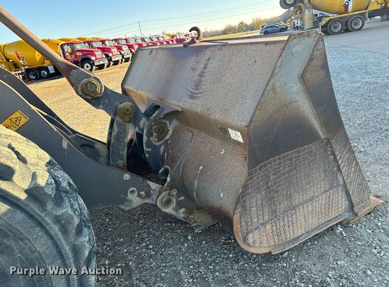 image for item DW2427 2000 Volvo L120C wheel loader