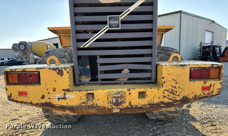 image for item DW2427 2000 Volvo L120C wheel loader