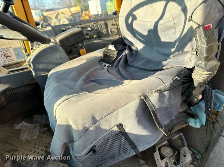 image for item DW2427 2000 Volvo L120C wheel loader