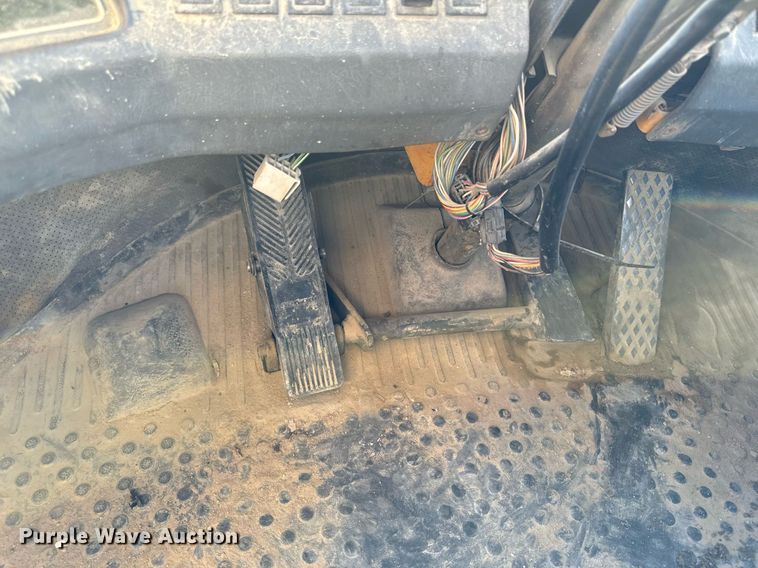 image for item DW2427 2000 Volvo L120C wheel loader