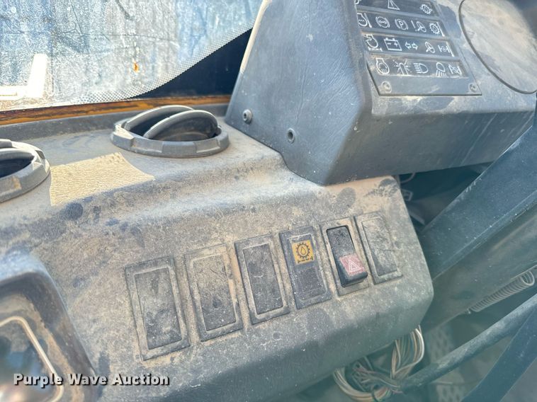 image for item DW2427 2000 Volvo L120C wheel loader