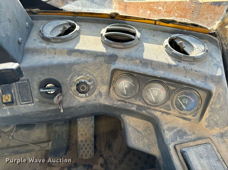 image for item DW2427 2000 Volvo L120C wheel loader