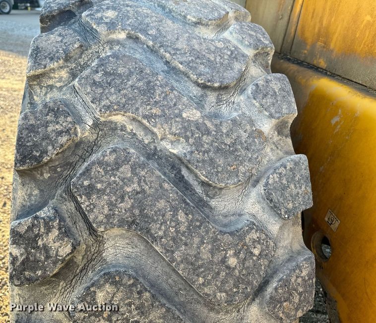 image for item DW2427 2000 Volvo L120C wheel loader