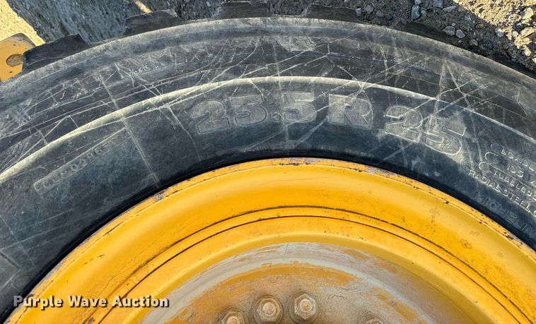image for item DW2427 2000 Volvo L120C wheel loader