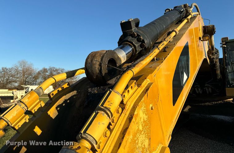 image for item DW2428 2008 Caterpillar 365C L excavator