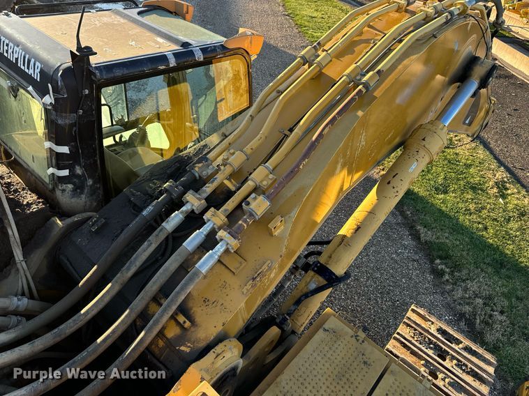image for item DW2428 2008 Caterpillar 365C L excavator