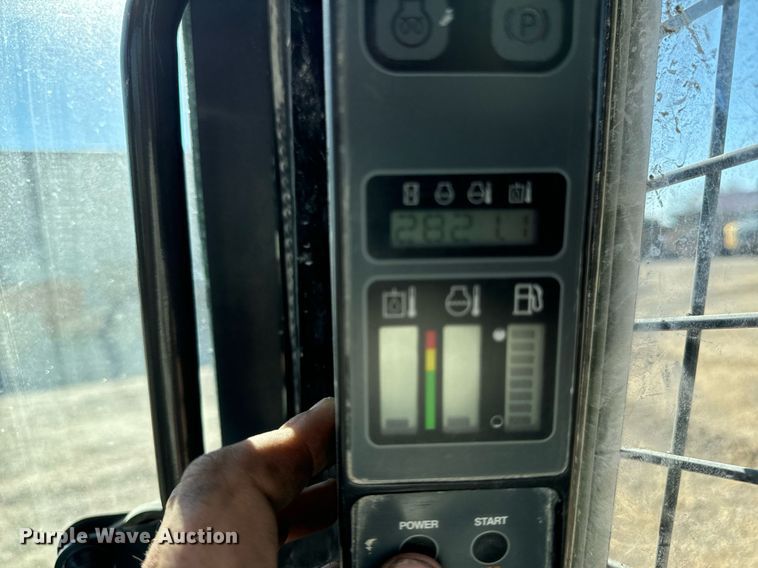 image for item DW2430 2011 Case SR175 skid steer loader