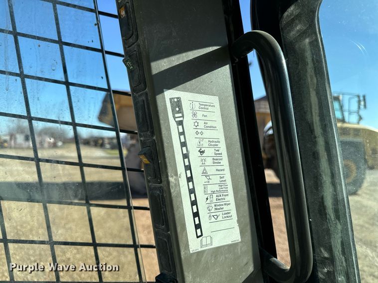 image for item DW2430 2011 Case SR175 skid steer loader