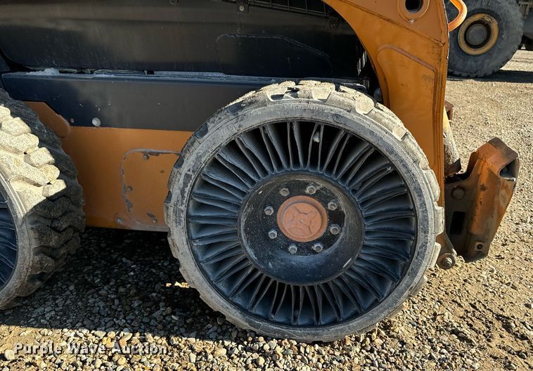 image for item DW2430 2011 Case SR175 skid steer loader