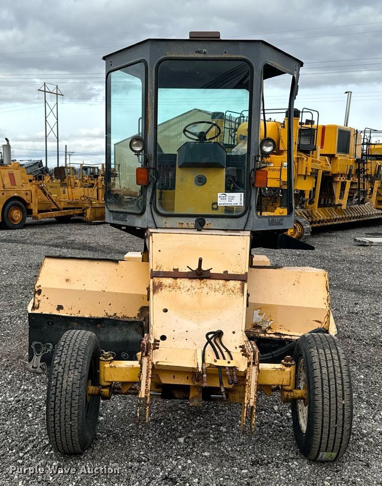 image for item DW2434 2003 Waldon Sweepmaster 250 broom