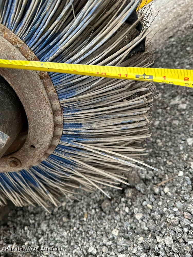 image for item DW2434 2003 Waldon Sweepmaster 250 broom