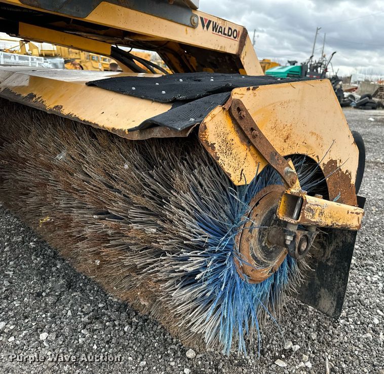 image for item DW2434 2003 Waldon Sweepmaster 250 broom