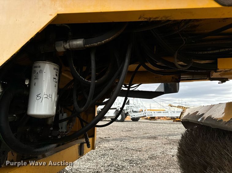 image for item DW2434 2003 Waldon Sweepmaster 250 broom