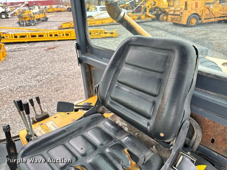 image for item DW2434 2003 Waldon Sweepmaster 250 broom