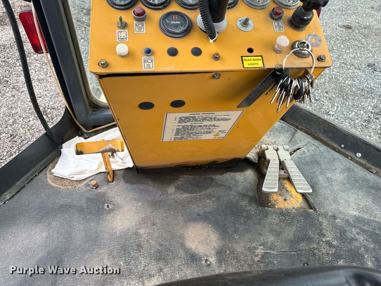 image for item DW2434 2003 Waldon Sweepmaster 250 broom