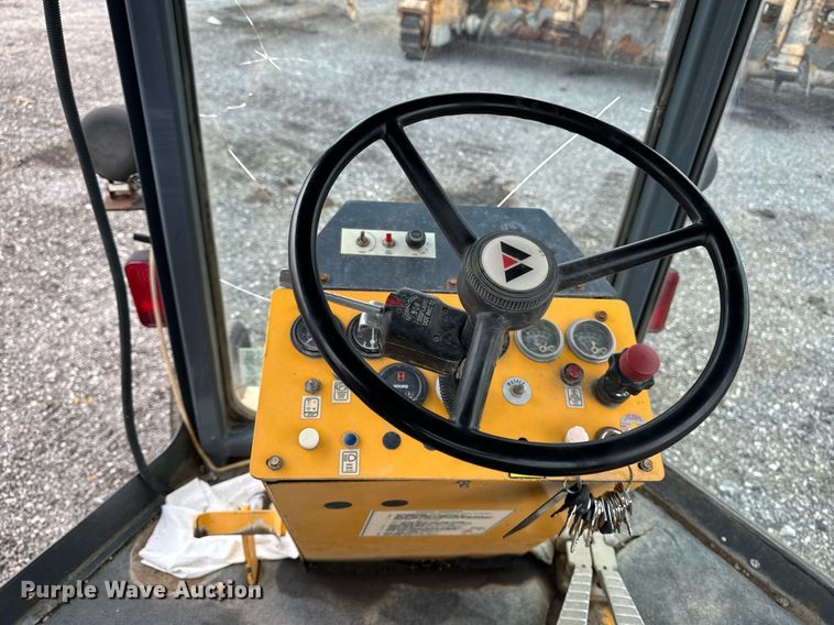 image for item DW2434 2003 Waldon Sweepmaster 250 broom