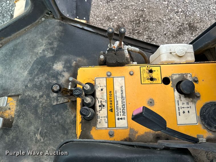 image for item DW2434 2003 Waldon Sweepmaster 250 broom