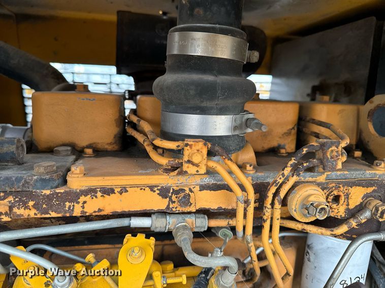 image for item DW2434 2003 Waldon Sweepmaster 250 broom