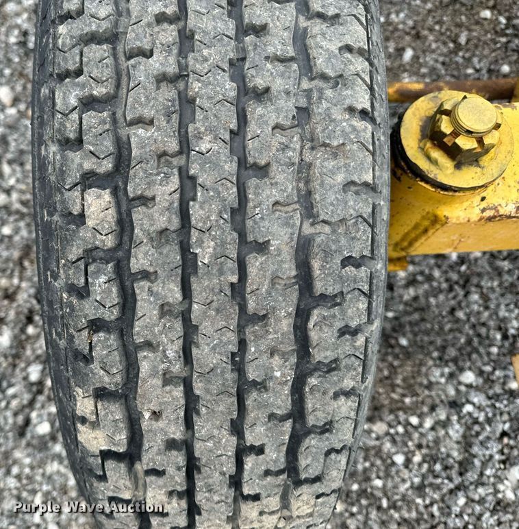 image for item DW2434 2003 Waldon Sweepmaster 250 broom