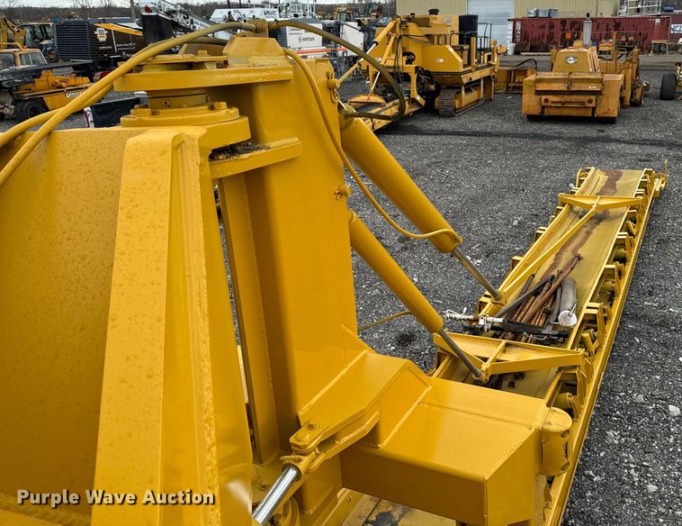 image for item DW2435 1988 Gomaco 9500 trimmer