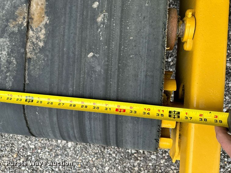 image for item DW2435 1988 Gomaco 9500 trimmer