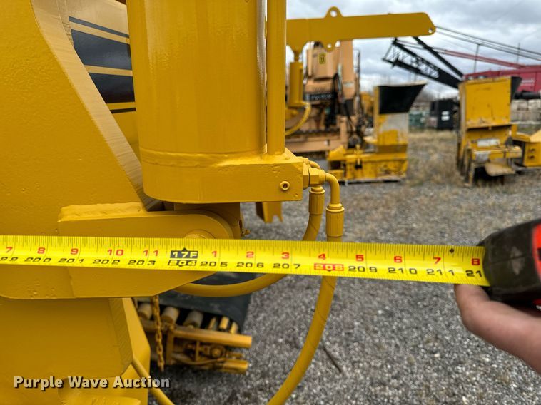 image for item DW2435 1988 Gomaco 9500 trimmer