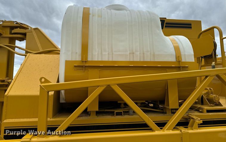 image for item DW2435 1988 Gomaco 9500 trimmer