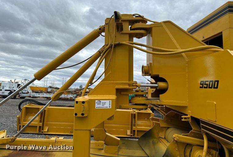 image for item DW2435 1988 Gomaco 9500 trimmer