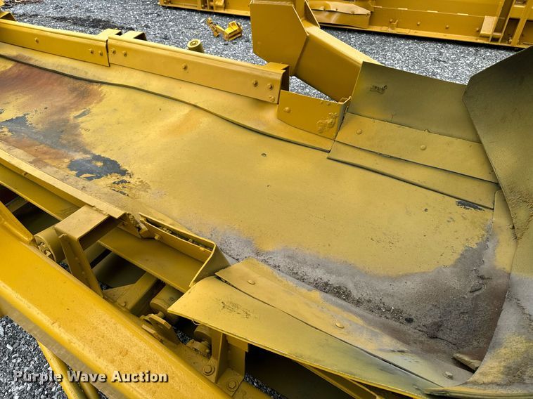 image for item DW2435 1988 Gomaco 9500 trimmer