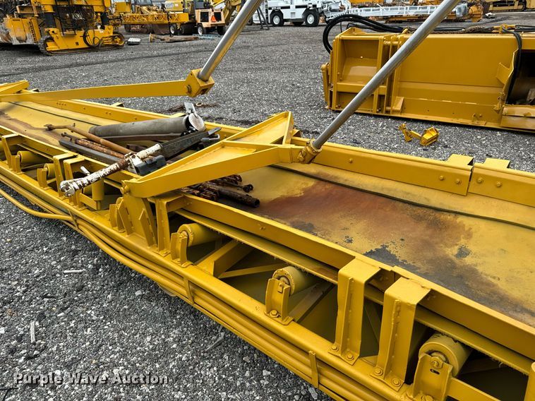 image for item DW2435 1988 Gomaco 9500 trimmer