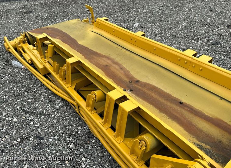 image for item DW2435 1988 Gomaco 9500 trimmer