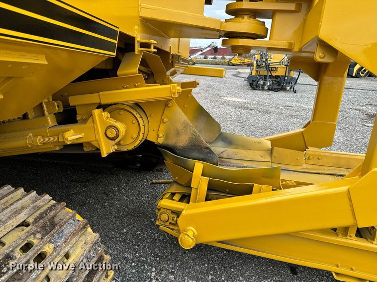 image for item DW2435 1988 Gomaco 9500 trimmer