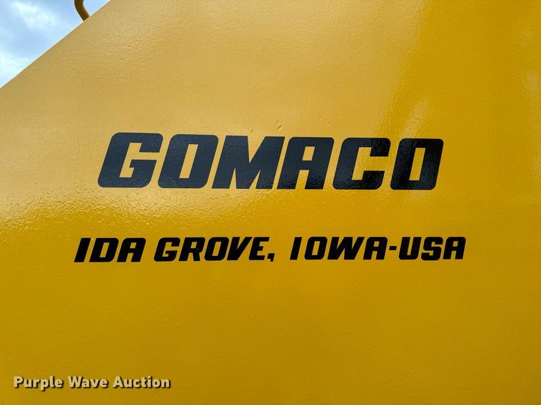 image for item DW2435 1988 Gomaco 9500 trimmer