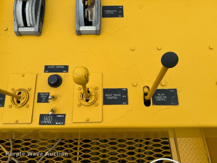 image for item DW2435 1988 Gomaco 9500 trimmer