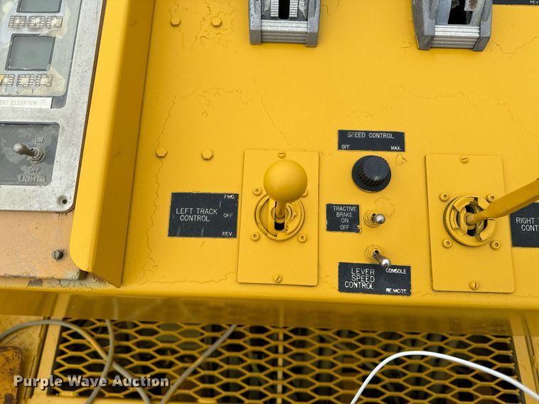 image for item DW2435 1988 Gomaco 9500 trimmer