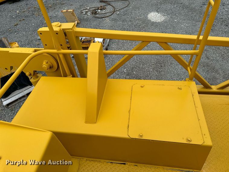 image for item DW2435 1988 Gomaco 9500 trimmer