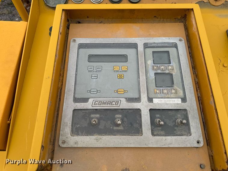 image for item DW2435 1988 Gomaco 9500 trimmer