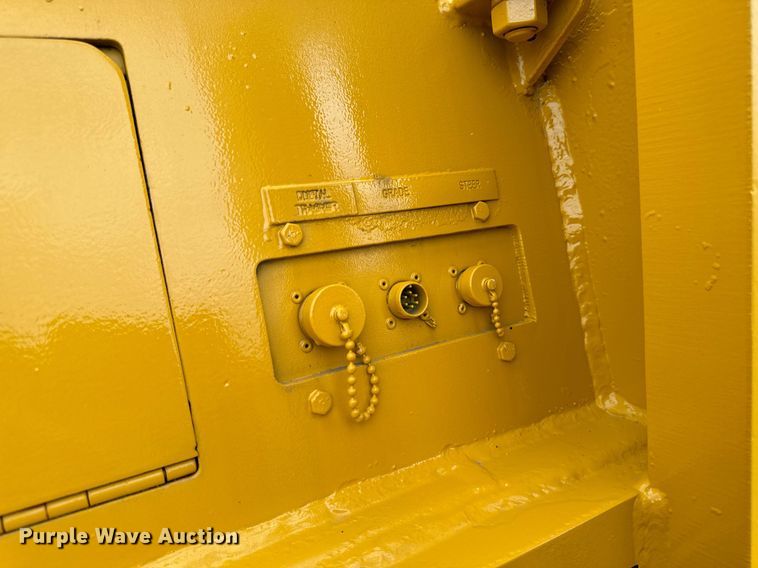 image for item DW2435 1988 Gomaco 9500 trimmer