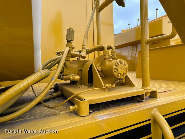 image for item DW2435 1988 Gomaco 9500 trimmer