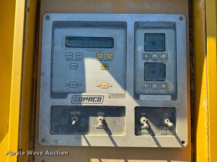 image for item DW2435 1988 Gomaco 9500 trimmer