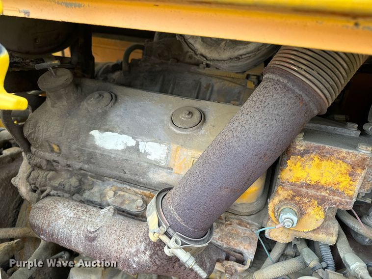 image for item DW2435 1988 Gomaco 9500 trimmer