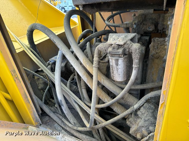 image for item DW2435 1988 Gomaco 9500 trimmer