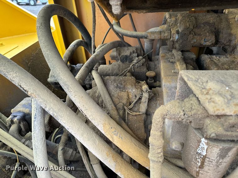 image for item DW2435 1988 Gomaco 9500 trimmer