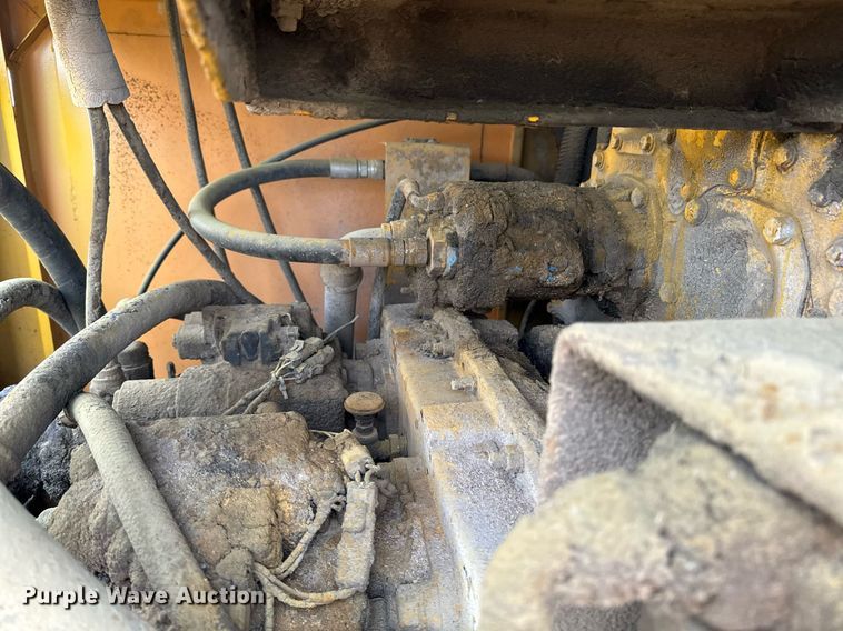 image for item DW2435 1988 Gomaco 9500 trimmer