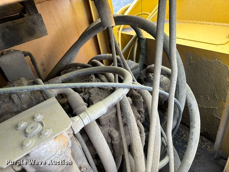 image for item DW2435 1988 Gomaco 9500 trimmer