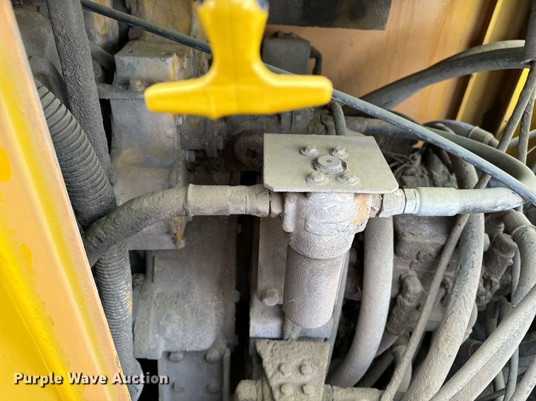 image for item DW2435 1988 Gomaco 9500 trimmer