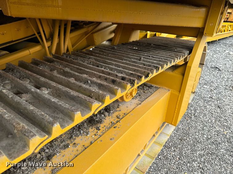 image for item DW2435 1988 Gomaco 9500 trimmer